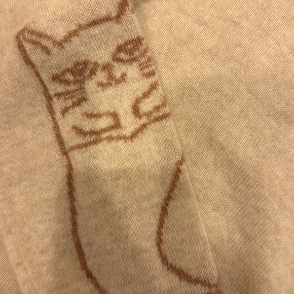 the cashmere sweater in almond - Picture 4 of 5